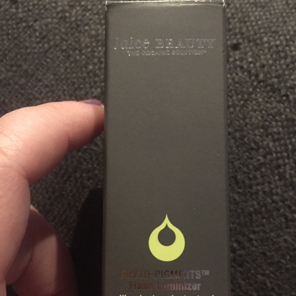 Juice Beauty luminizer